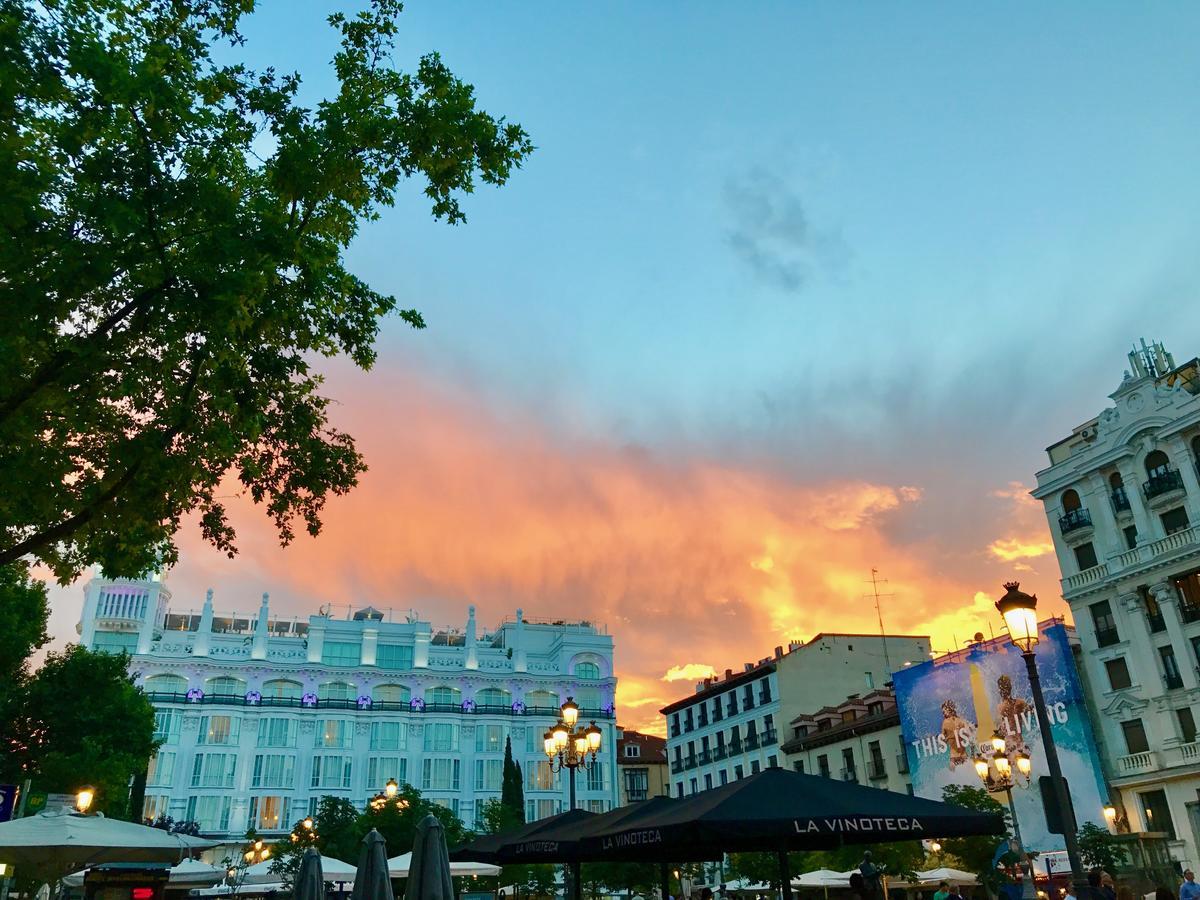 Santa Ana Plaza Madri Exterior foto